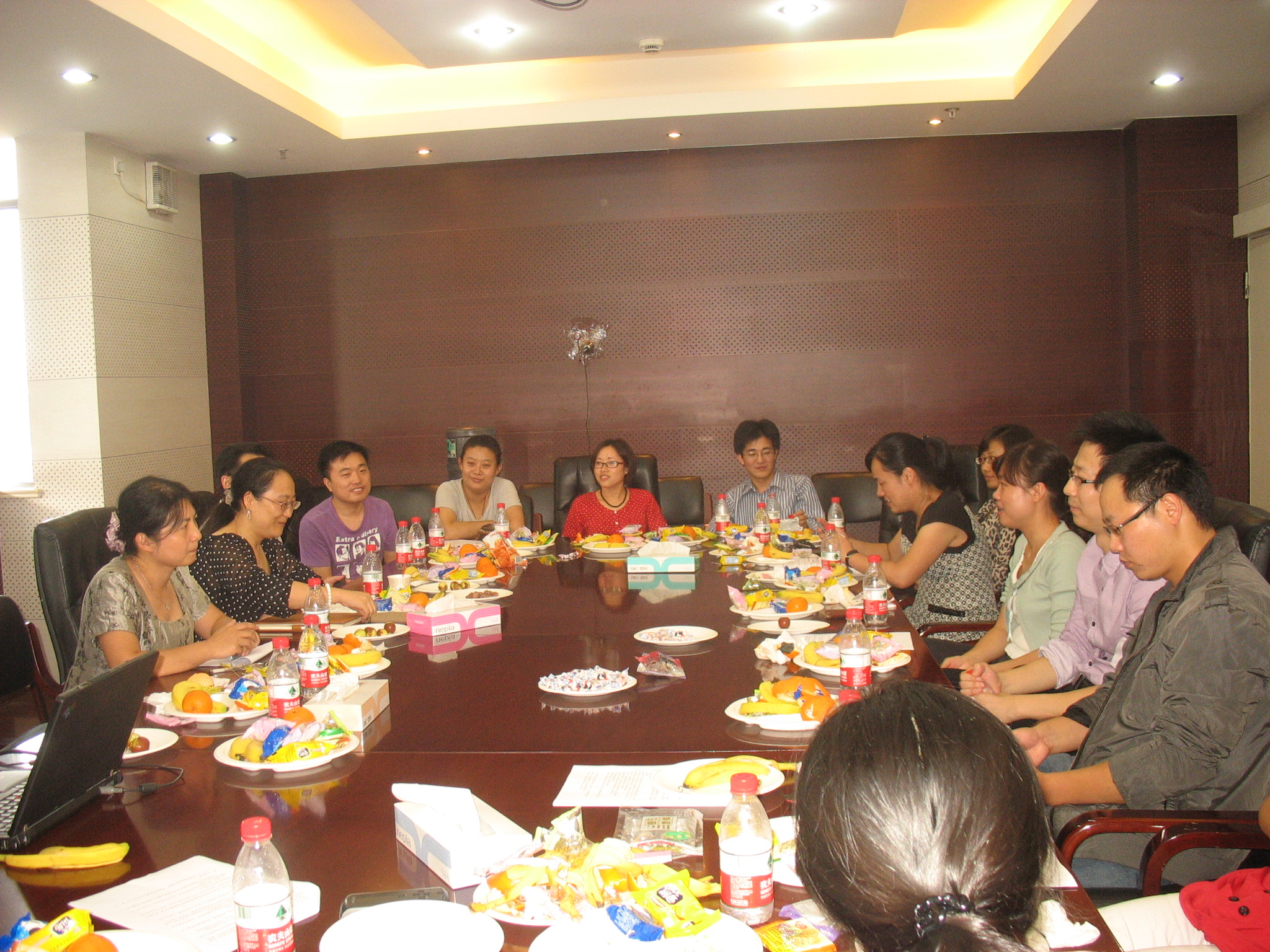 免费色情影片
召开青年教师座谈会